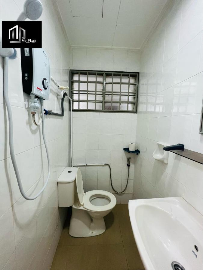 2 Storey 5Br 16Pax Semabok Taman Cheng Ho, 3 By Myplace Malacca Exterior foto